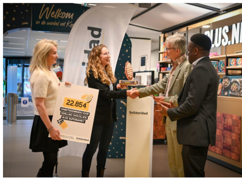 Albert Heijn en Plus ontvangen award voor leefbaar inkomen&nbsp;